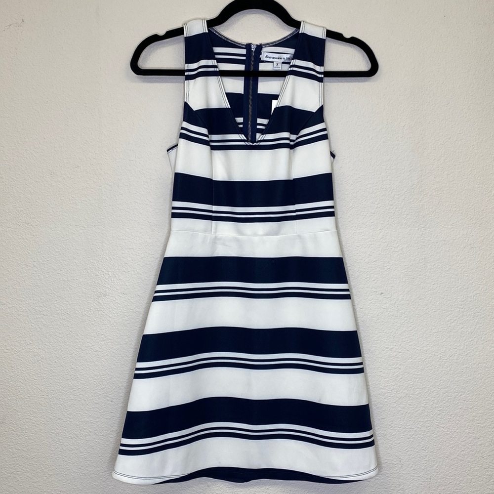 Abercrombie & Fitch Sleeveless Dress Size Small NWT